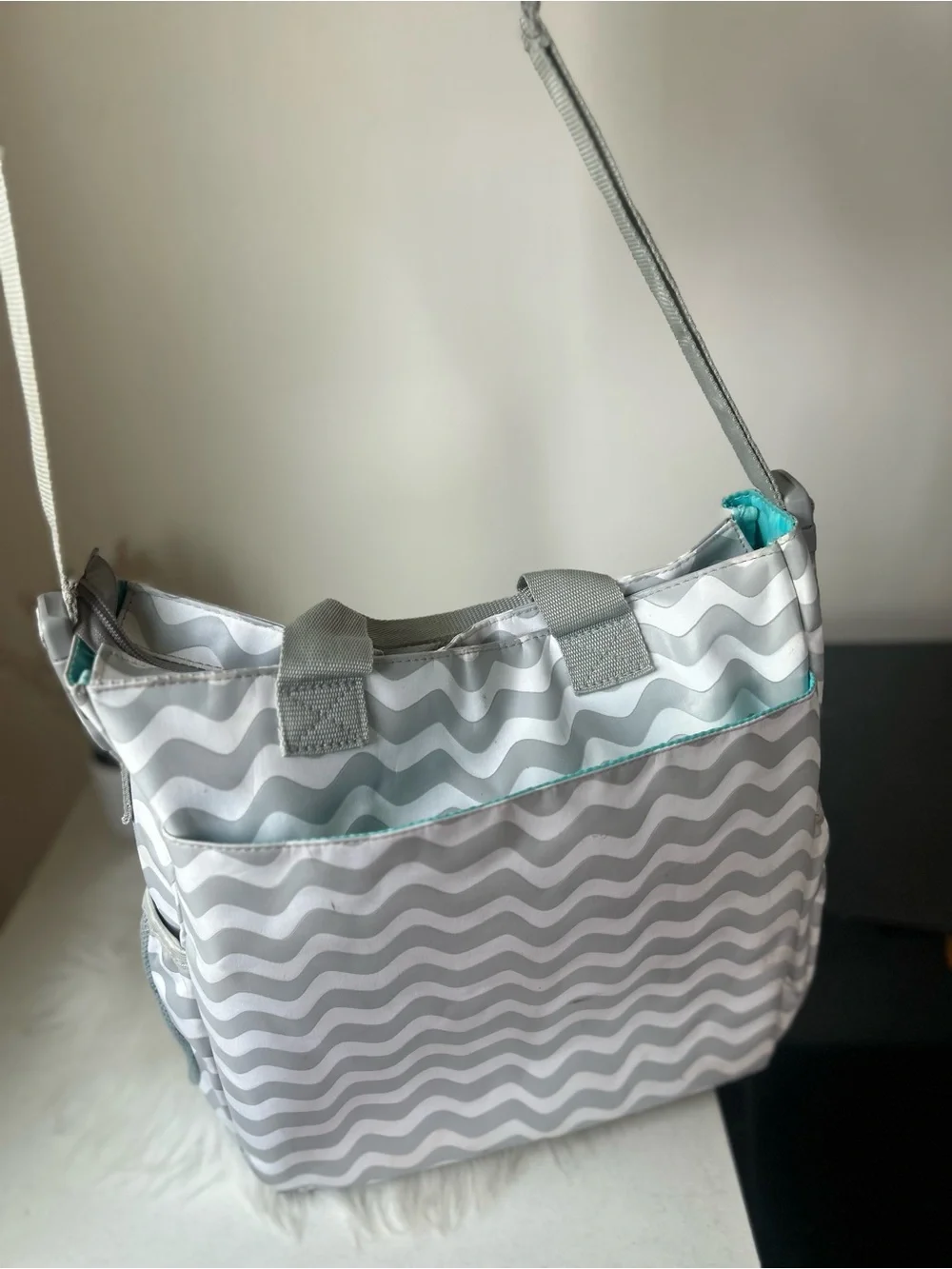 Lename Gray Wave-Pattern Tote Bag